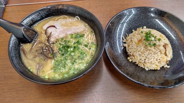 九州とんこつの うま馬（うまうま） - 山形（ラーメン）の写真