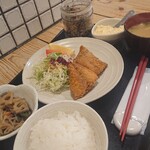 梅山鉄平食堂 - 