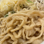 麺や 七彩 - 麺アップ