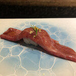 鉄板焼きWAGYU LIVERARY - ミスジの炙り肉寿司