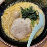 横浜家系ラーメン たくみ家 - 