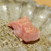 馳走 啐啄一十  - ・炭火炙り金目鯛(駿河湾産）～写真でも思い出しても涎が止まらない♫。サスエ前田魚店の7日熟成された金目鯛は、蕩けるように美味しい脂が白身に回ってジュワ～と旨味が滲み出てくるよう。╰(*´︶`*)╯♡