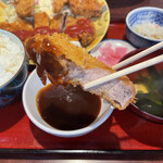 松の家 - ずっこけわらじ豚カツ定食の豚カツ断面