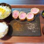 Tonkatsu Shirius - 特選三元豚ヒレカツ定食（￥1600）。ロースは朝霧ヨーグル豚、ヒレは三元豚を使用