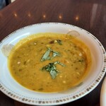 サルマ ティッカアンドビリヤニ - 　　　　　　　　豆のカレー