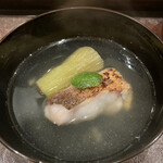 茜坂大沼 - お椀：甘鯛と翡翠茄子に青柚子
