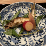 茜坂大沼 - 天然アユの炭火焼き ｻﾂﾏｲﾓのﾚﾓﾝ煮,酢取り茗荷：大好きな鮎♡ほろ苦く蓼酢を付けると美味しさが引き立ちます！