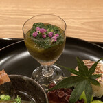 茜坂大沼 - 叩きモロヘイヤにもずく酢