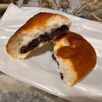 Yamaya Shoten Ekimae Ten - 紅豆包