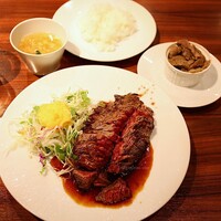 キャトルラパン 北梅田 - ステーキランチ(2枚 400g 1,350円)
