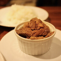 キャトルラパン 北梅田 - 牛すじ煮込みハーフ(200円)