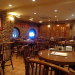 麗郷 - 17時頃、２階席には、まだお客さんはいません。