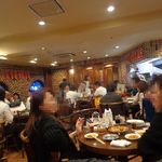 麗郷 - ほぼ、満卓になった店内
