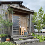 天然こうぼぱん とことこ - 可愛らしぃ〜お店の入口なりね(*´꒳`*)