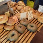 ベーカリー燈 - ベーグルの山