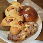 ベーカリー燈 - 食べたいパンを4種買いました