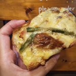 ベーカリー燈 - 夏野菜のタルティーヌ