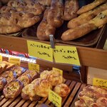 ベーカリー燈 - 14時頃だったけど、商品の種類がたくさんでした