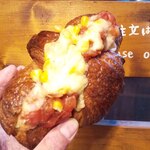 ベーカリー燈 - サルサウインナーサンド