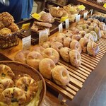 ベーカリー燈 - ベーグルの山