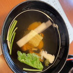 玉貴 - お椀　松茸と玉子豆腐（ウサギがかわいい。お月様のウサギですね。）