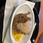 玉貴 - アケビのキノコ詰め　定番の肉味噌かと思ったら！クルミあんと合ってました。