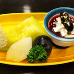 玉貴 - フルーツ盛り合わせ　葡萄がとても大きい！！！黒豆のコーヒー煮はフロントでも販売してました。