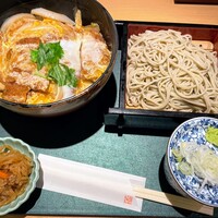 新潟名物 布のり蕎麦とおいしい酒菜 きなせや. 赤坂割烹店 - 