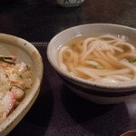 満月茶家 - 和風チャーハンに付く小うどん