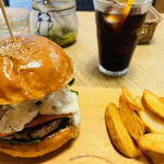 ビルダーズ - フライドマッシュルームバーガーDX