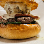 ビルダーズ - フライドマッシュルームバーガーDX