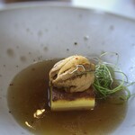 MAISON LAFITE - ＊軍鶏ソースは軍鶏の旨味を感じますけれど濃くなく、微量の唐辛子のピリ辛感がいいアクセントになり、 雲丹やポレンタ共にいただくととても美味しい。