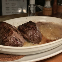 カルネジーオ イースト - 