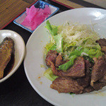 與八郎 - 焼肉定食にサバ煮付き。。。満腹