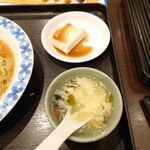 栄翔 - 付属の豆腐とスープ