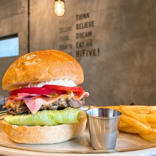 BURGER STAND HI-FIVE_0