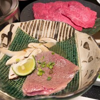 本格肉料理 丸小 - 松茸タンヒレしゃぶしゃぶコース  14000円
                      前菜、お肉、お食事、デザート