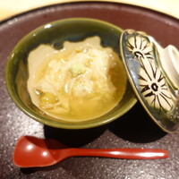 馳走 啐啄一十  - 黒鮑(山口県周防大島産)、京湯葉&蕪真薯、羅臼昆布のお椀(広島県竹原市の超軟水使用)