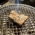 焼肉ホルモン 風土. - カリとろホルモン、表面カリッと、中フワッと！