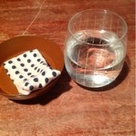 お水と手ぬぐいのおしぼり