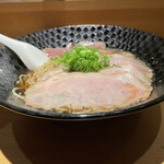 鶏そば 山もと - 一人一人異なる器です