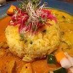 スパイスカレー パルミラ - ”日替わりカレー”と”旬の野菜カレー”