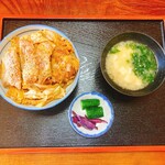 松本旅館 - 料理写真:カツ丼