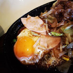 ベセルテ - 目玉焼きとハム付き