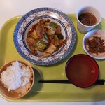 山梨県自治会館食堂 - 料理写真:ランチB(回鍋肉)