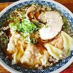 ふぅふぅ - ワンタン麺780円