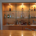 レストラン・マッカリーナ - 宿泊棟　共有スペース　ドリンク類色々と用意されています。
