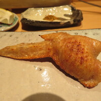 鳥匠 いし井 - バチコ入り手羽先　焼き上がりました！　