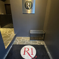 R1 TOKYO Bar&Restaurant - 