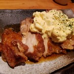 魚や市 はなれ - 鶏モモ肉！タルタルソースがまた旨い！